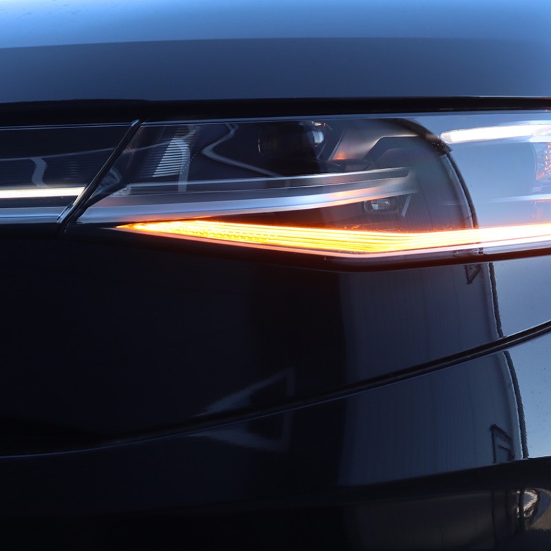 LED Matrix Scheinwerfer mit LED TFL für VW T7 ST