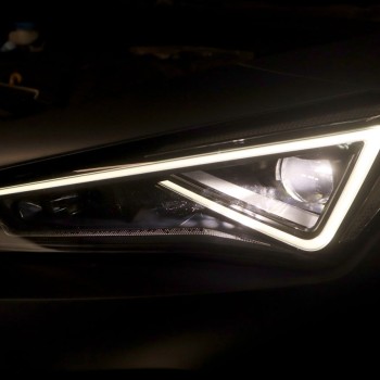 LED Matrix Scheinwerfer mit LED TFL für Seat Formentor KM7