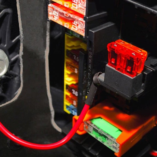 Sicherungsabgriff für verschiedene Sicherungen inkl. 10 A Sicherung