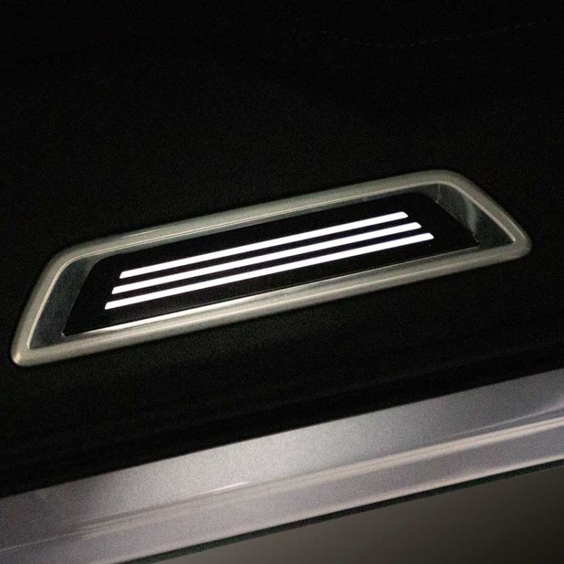 Komplettset originale Einstiegsleisten mit Beleuchtung für VW Touareg CR