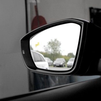 Spurwechselassistent inkl. Ausparkassistent für Skoda Octavia 5E