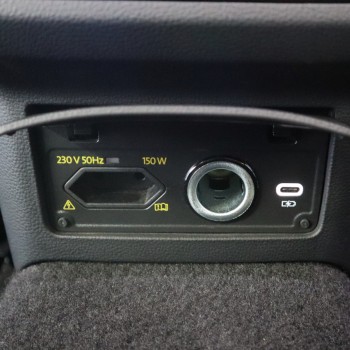 Komplettset 230 Volt Steckdose für VW Passat B8