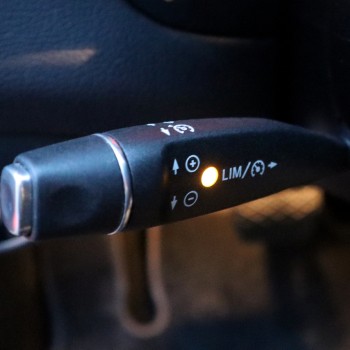 Komplettset Tempomat nachrüsten mit Limiter für Mercedes GLA-Klasse X156 inkl. Codierdongle