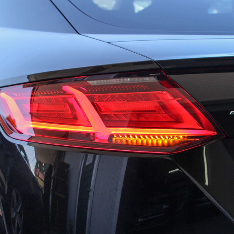 Komplett-Set LED-Heckleuchten mit dynamischen Blinklicht für Audi TT 8S (FV)